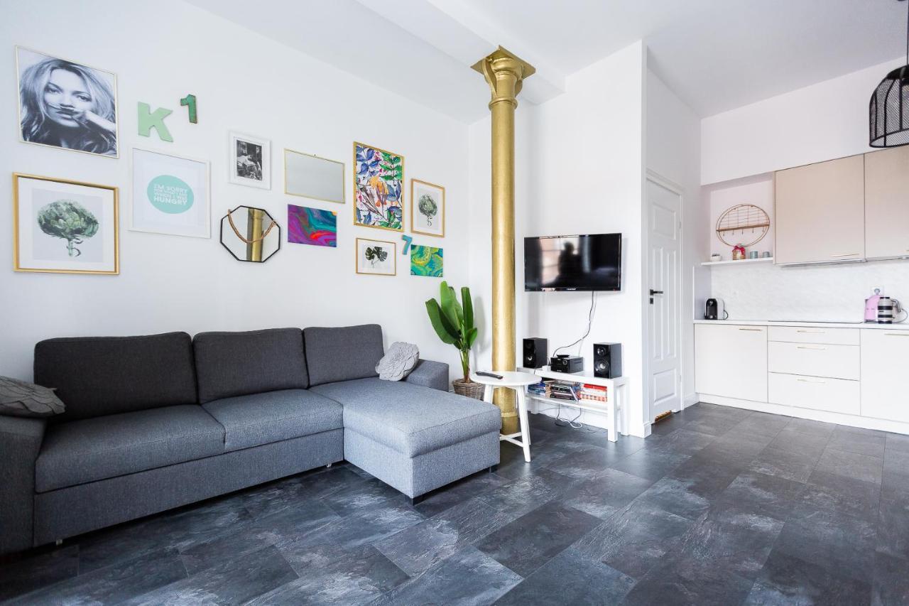 One Night Lofty Fabryczna Apartment เจโลนากูรา ภายนอก รูปภาพ