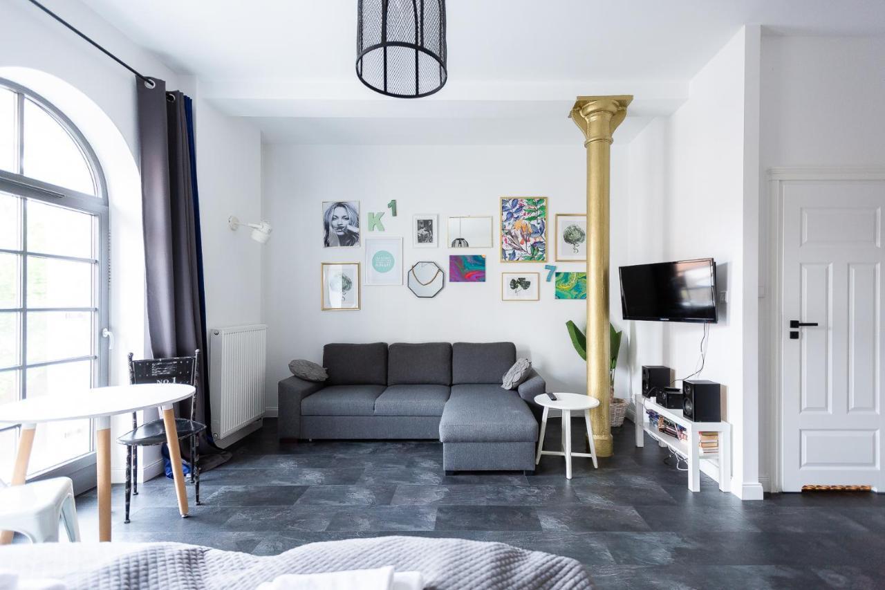 One Night Lofty Fabryczna Apartment เจโลนากูรา ภายนอก รูปภาพ